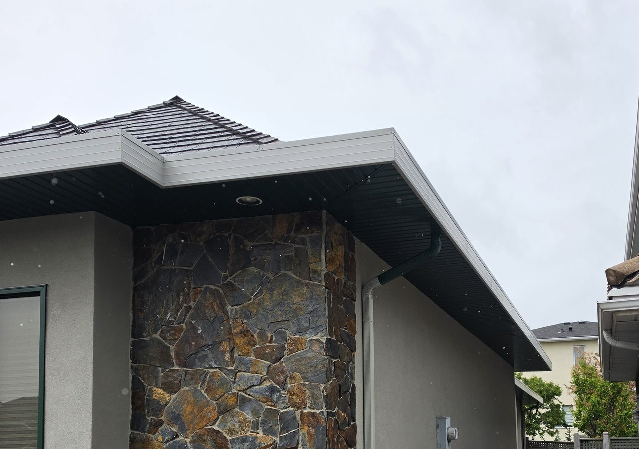 Aluminum soffit and fascia